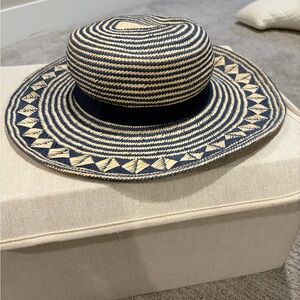 Banana Republic Navy and Cream Woven Hat
